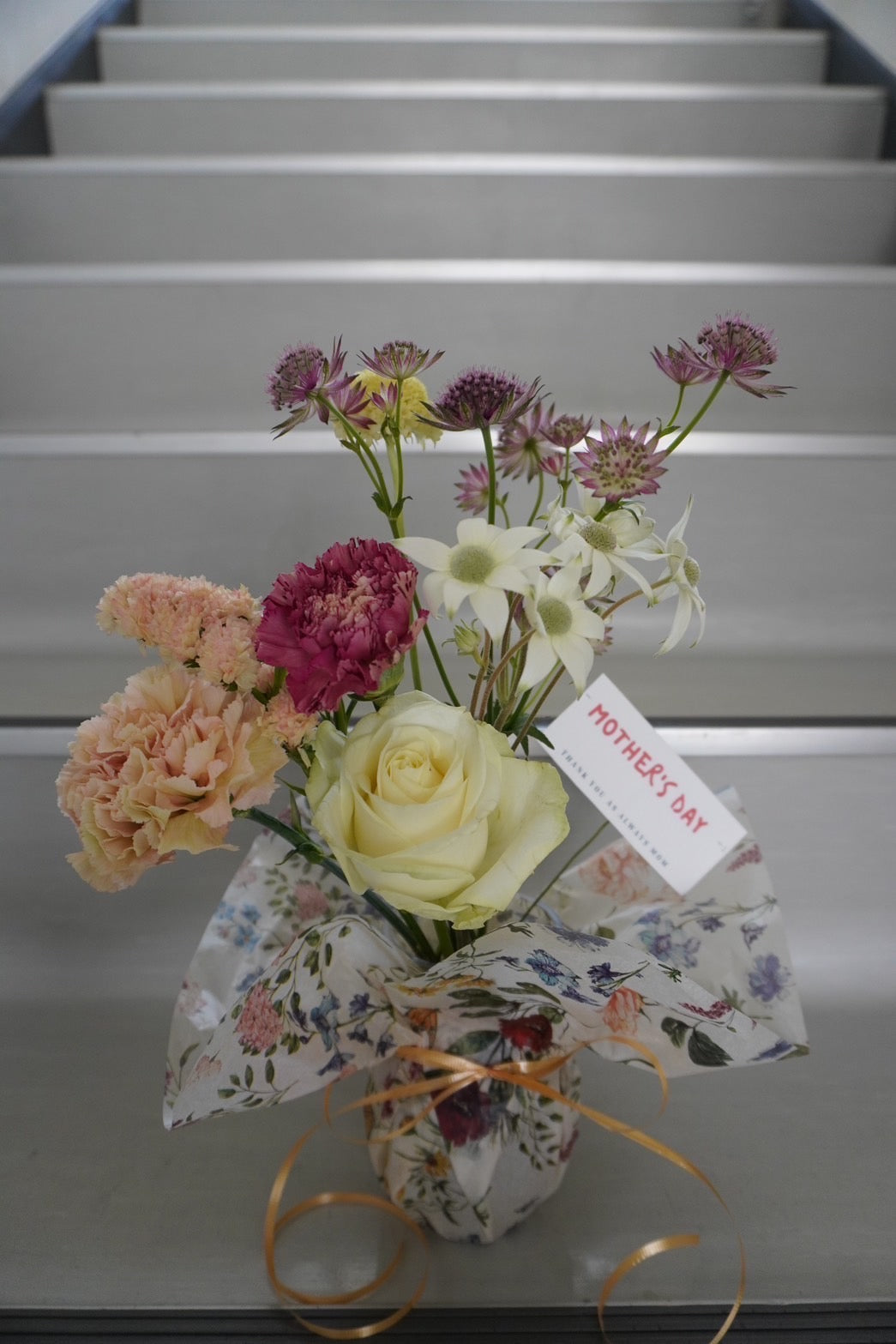 お花と花瓶のセットMother's Day 2025